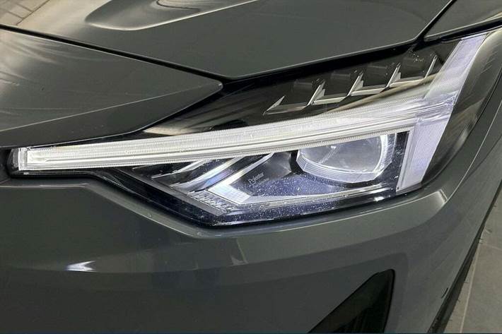 Grå Polestar 2 fra 2022