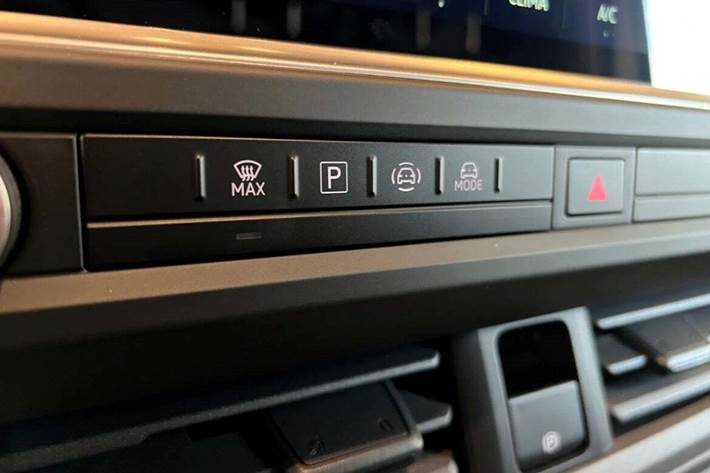 Hvid VW e-Transporter fra 2025