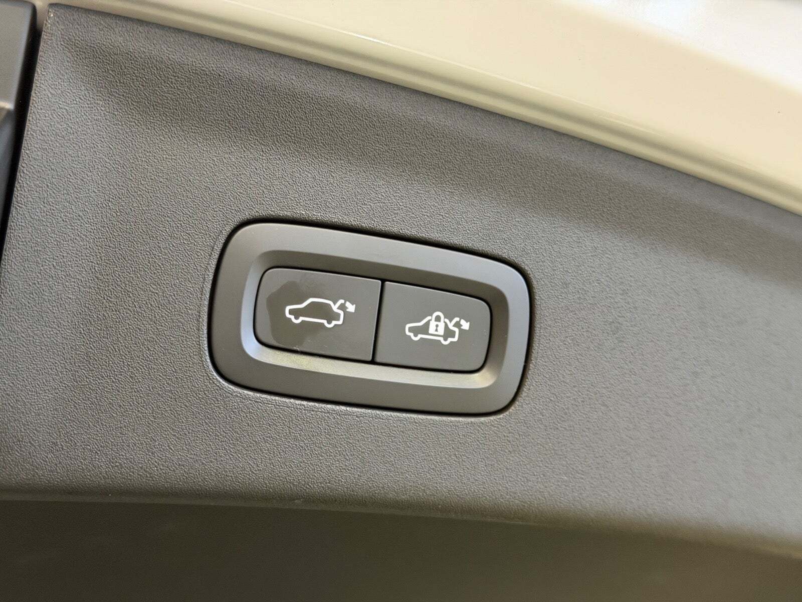 Hvid Polestar 2 fra 2024