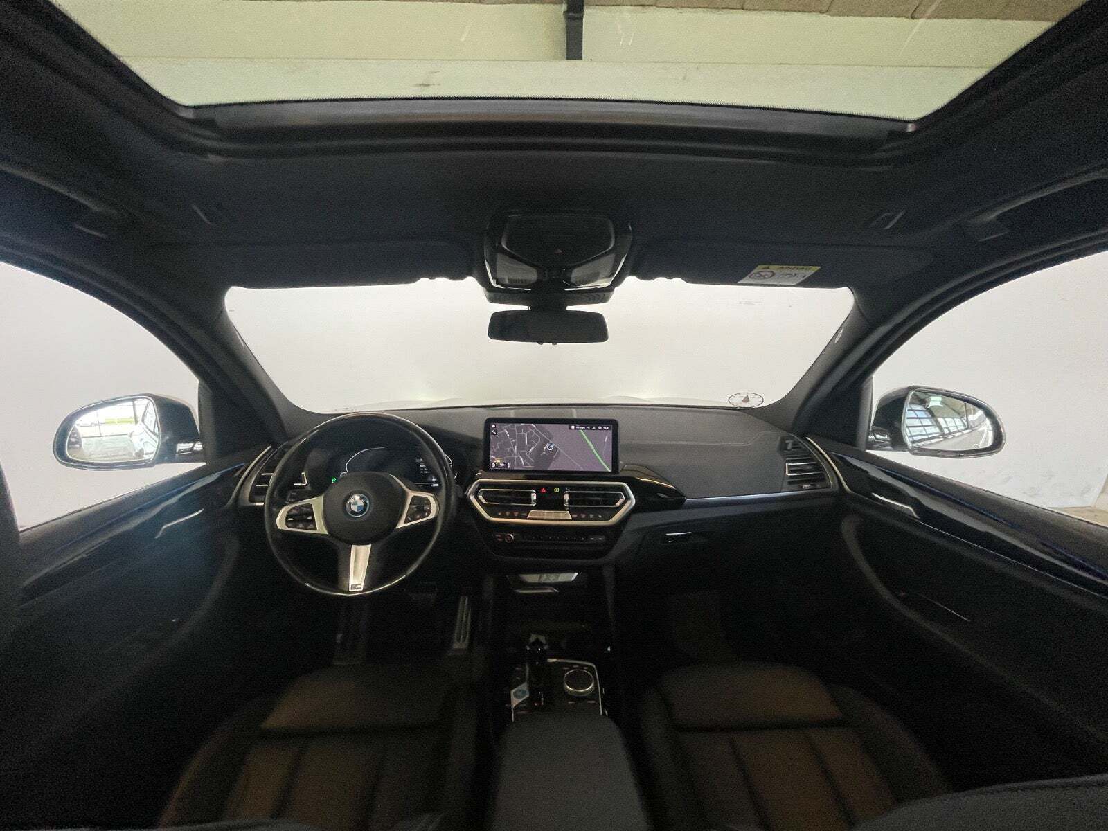 Hvid BMW iX3 fra 2022