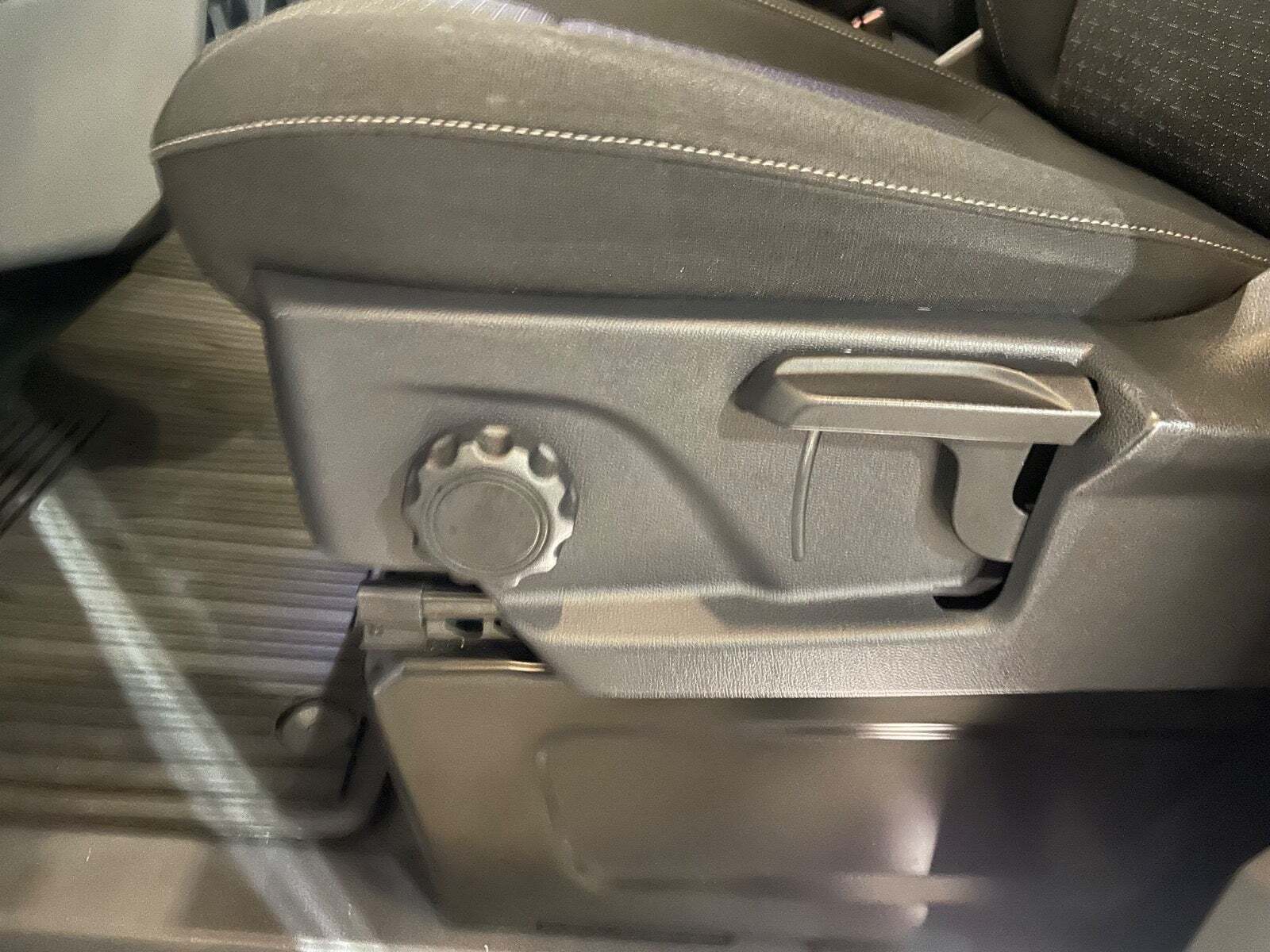 Hvid Ford Transit Custom 300 L2 fra 2024