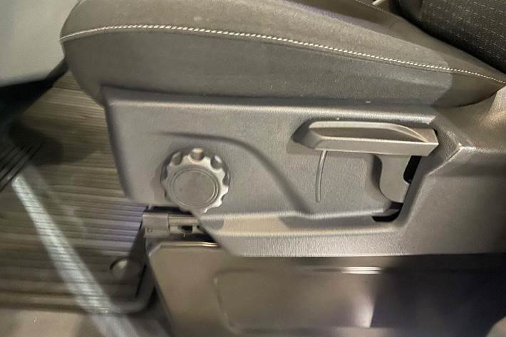 Hvid Ford Transit Custom 300 L2 fra 2024