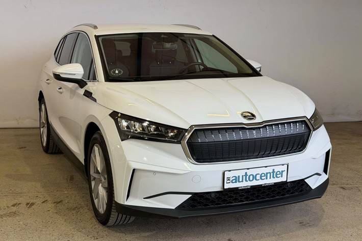 Hvid Skoda Enyaq fra 2022