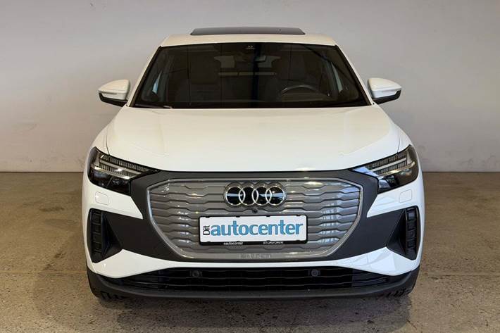 Hvid Audi Q4 e-tron fra 2024