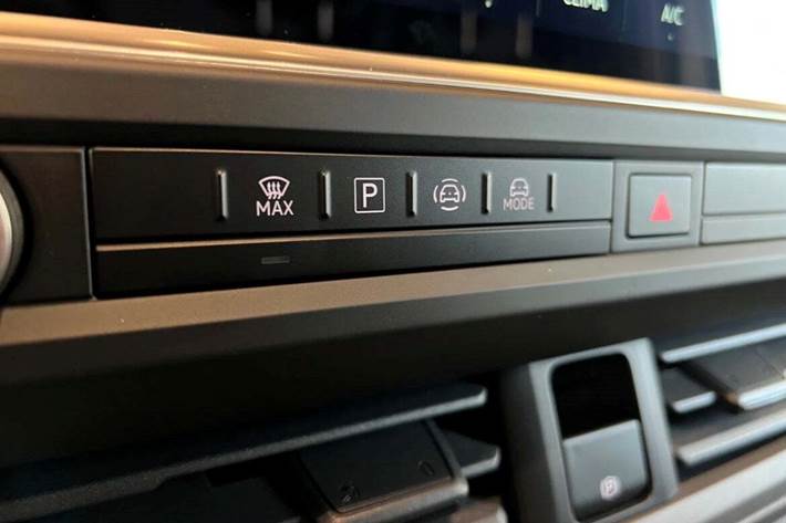 Hvid VW e-Transporter fra 2025