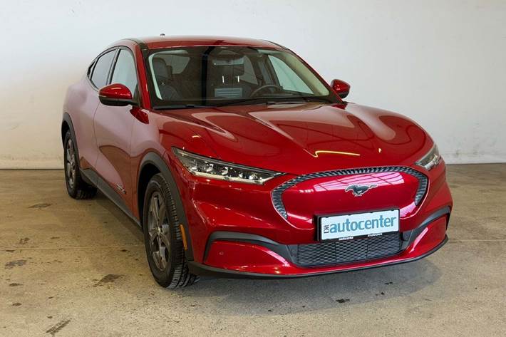 Rød Ford Mustang Mach-E fra 2022
