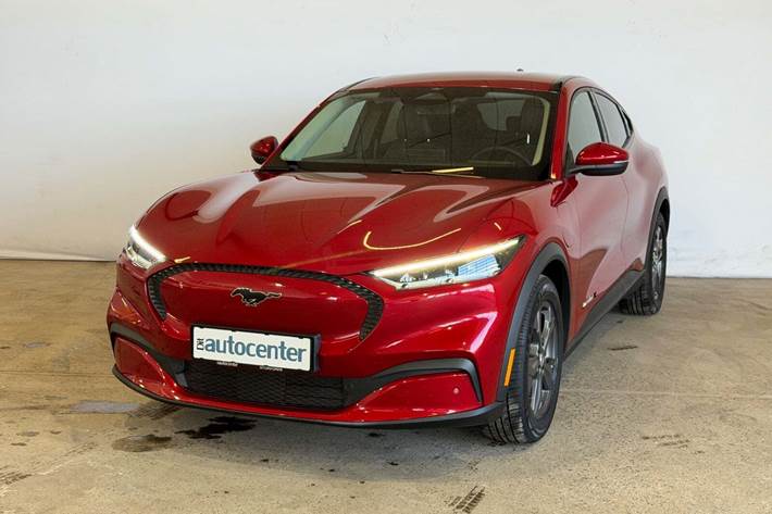 Rød Ford Mustang Mach-E fra 2022