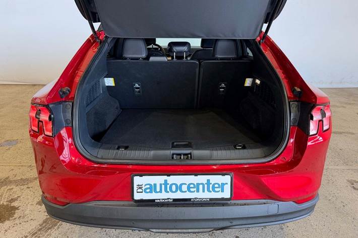 Rød Ford Mustang Mach-E fra 2022