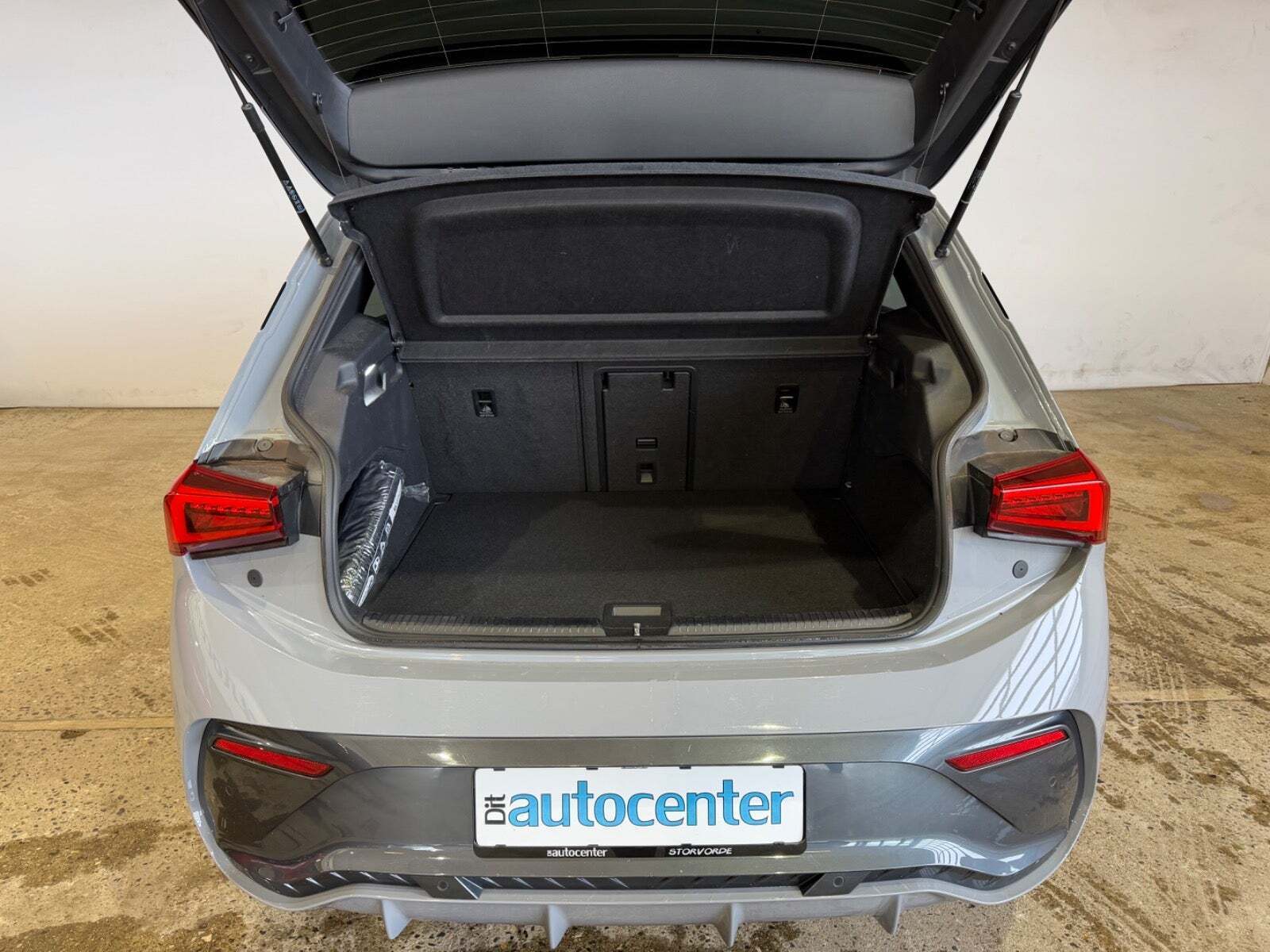 Grå Cupra Born fra 2024