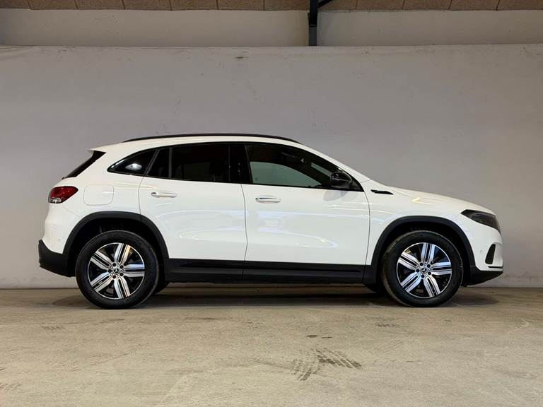 Mercedes EQA250 Electric Art