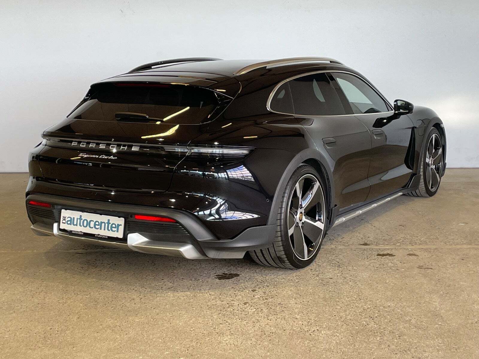 Porsche Taycan Turbo Performance+ Cross Turismo