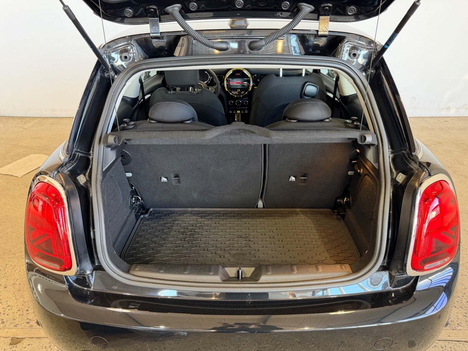 Sort Mini Cooper SE fra 2023