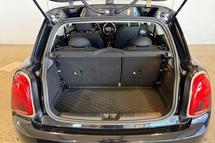 Sort Mini Cooper SE fra 2023