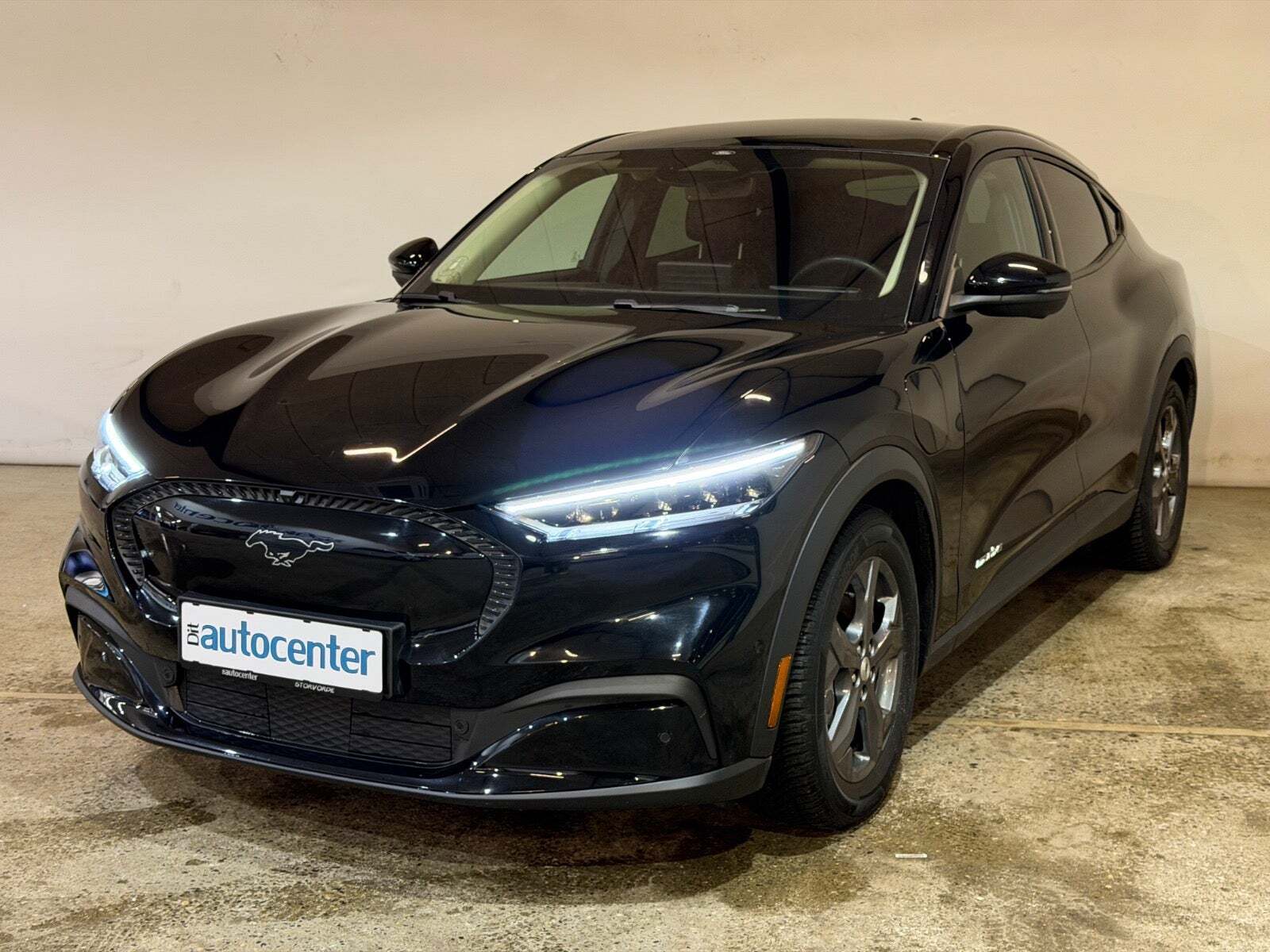 Ford Mustang Mach-E 68 Standard Range