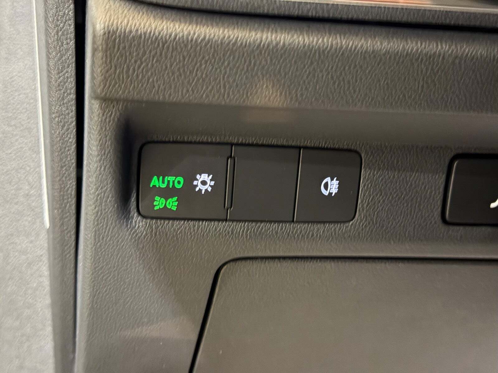 Hvid Skoda Enyaq fra 2022