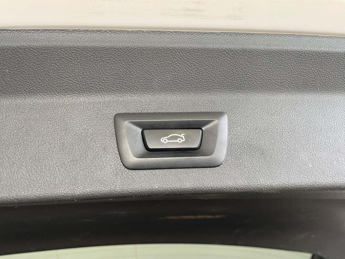 Hvid BMW iX3 fra 2022