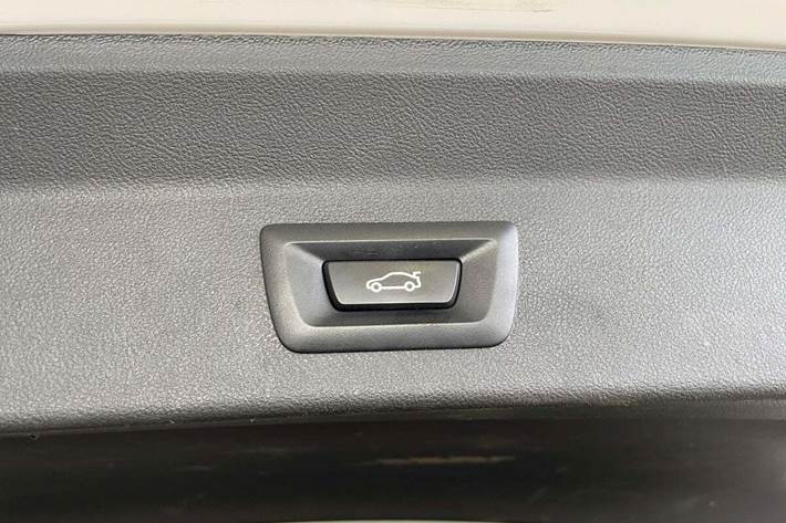 Hvid BMW iX3 fra 2022