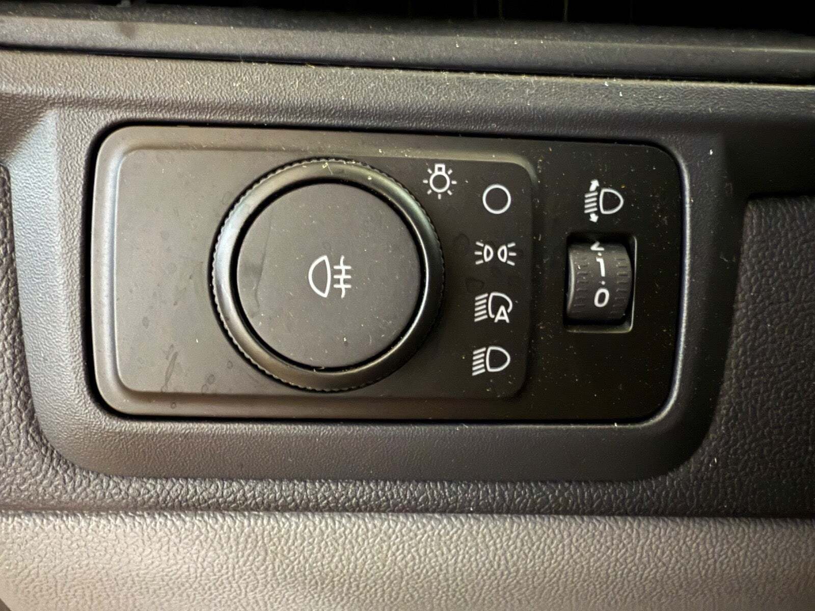 Grå Ford Transit Custom 320 L1 fra 2024