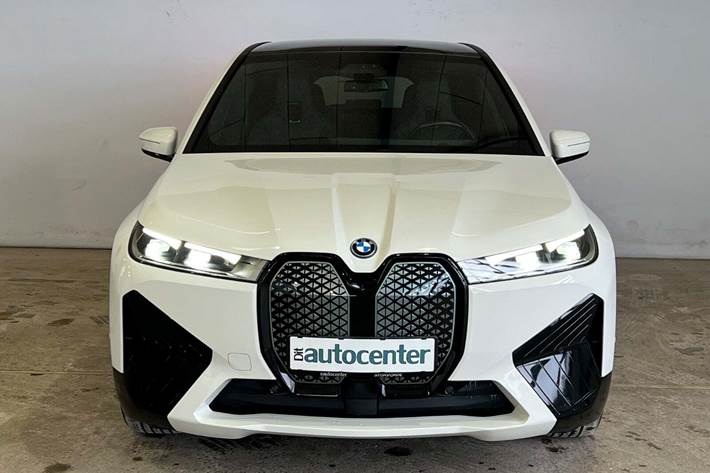 Hvid BMW iX fra 2022
