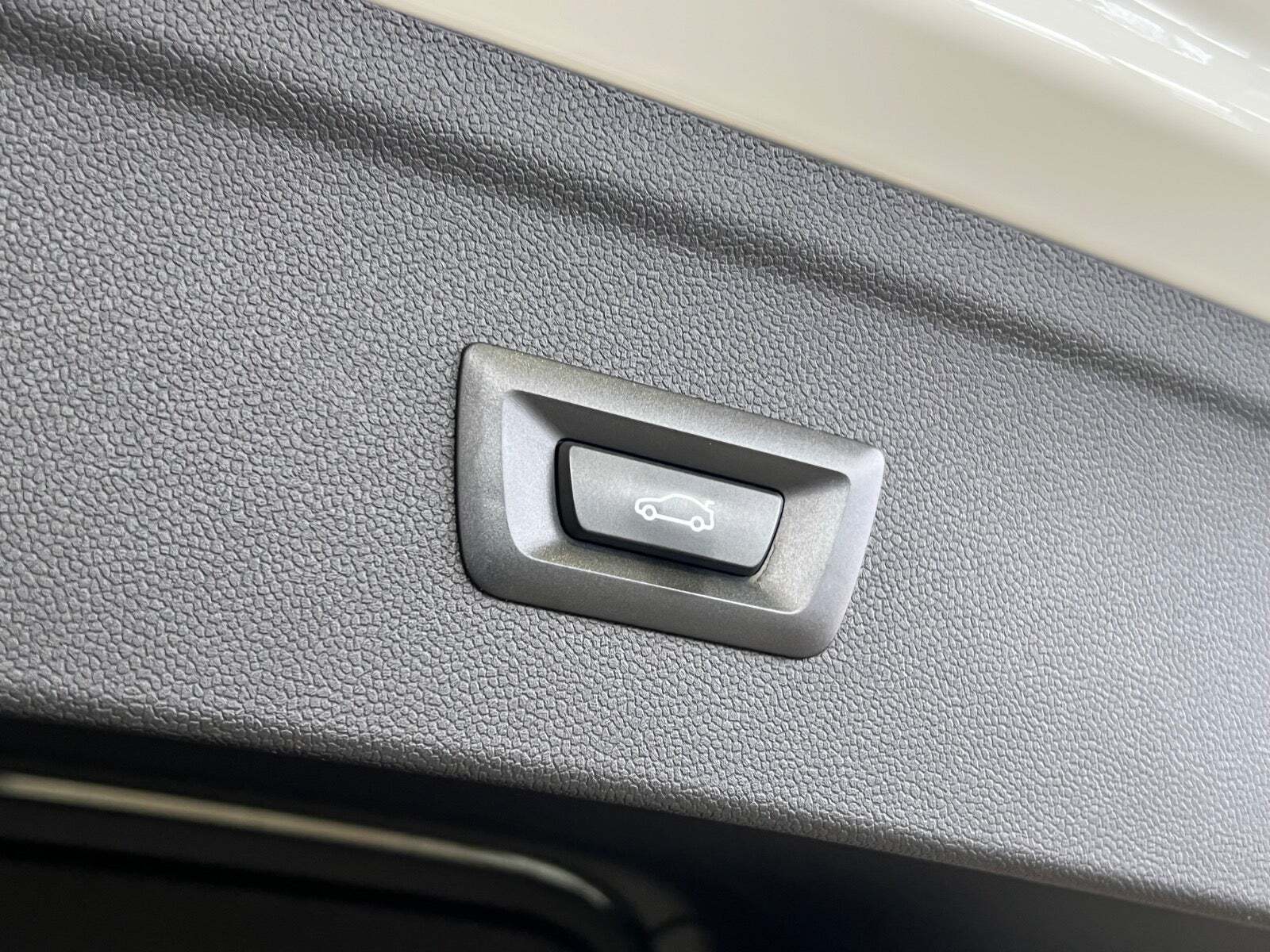 Hvid BMW iX fra 2022