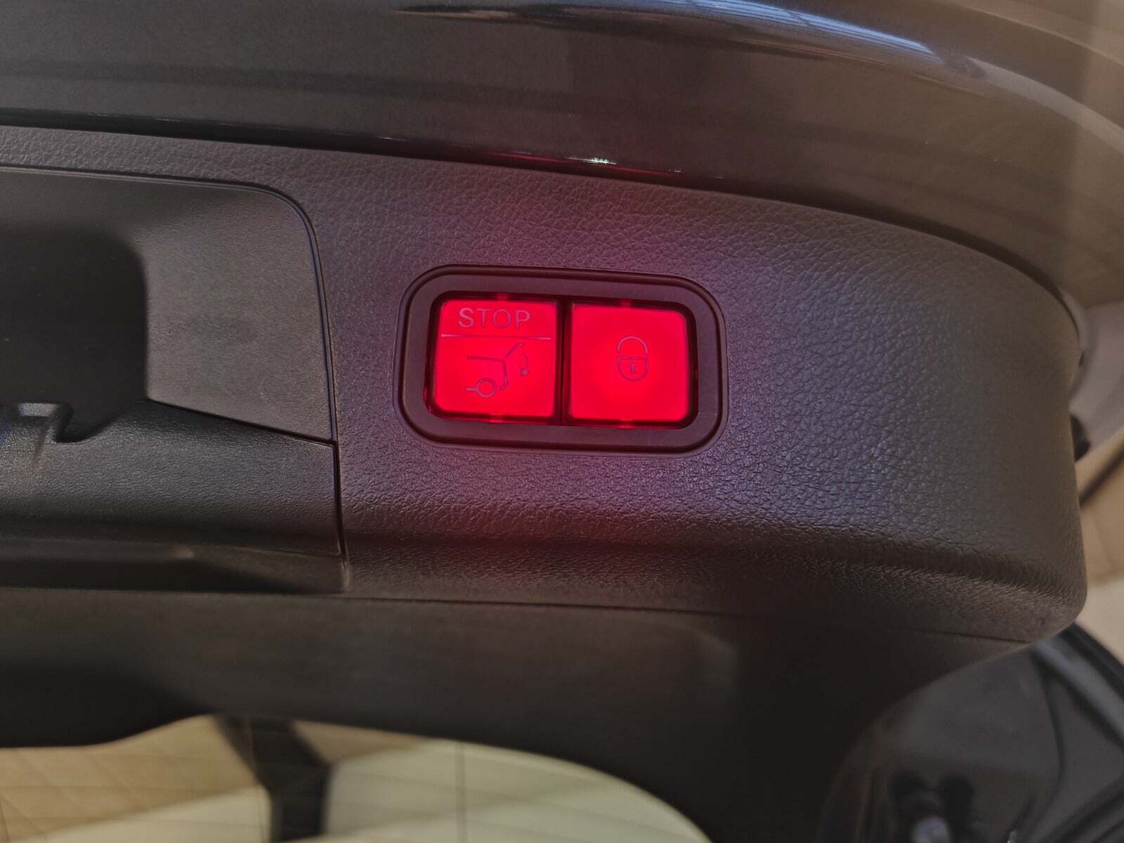 Blå Mercedes EQA250 fra 2022