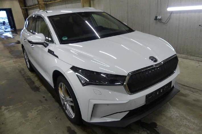 Hvid Skoda Enyaq fra 2022