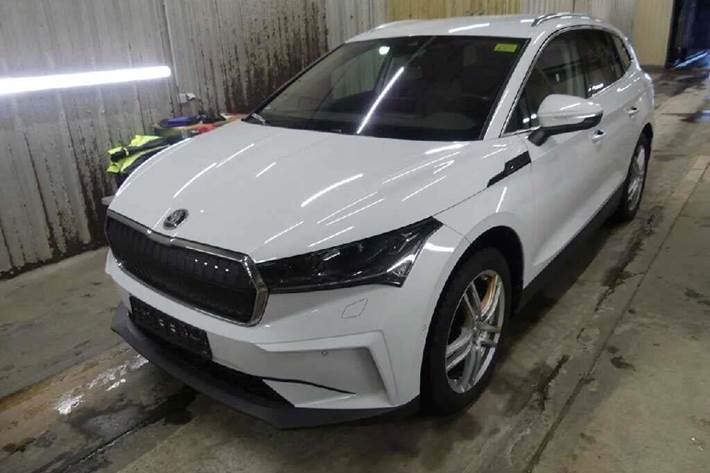 Hvid Skoda Enyaq fra 2022