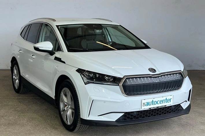 Hvid Skoda Enyaq fra 2022