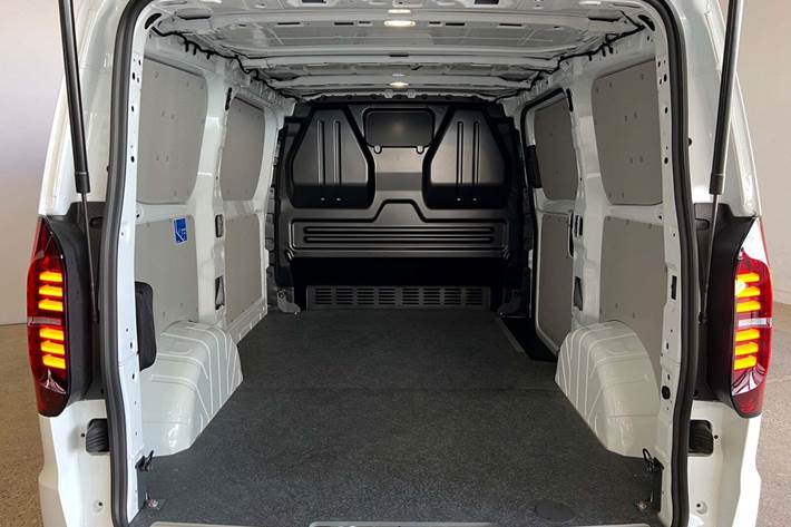 Hvid VW e-Transporter fra 2025