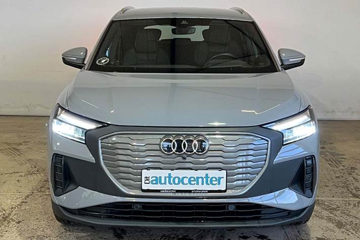 Grå Audi Q4 e-tron fra 2022