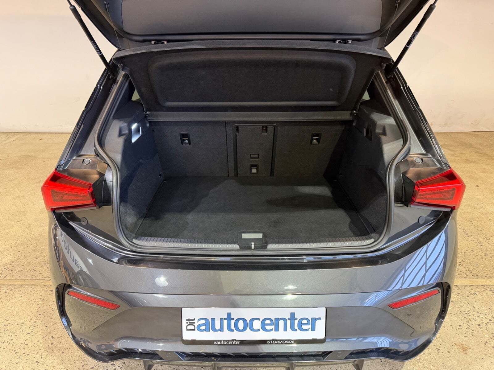 Grå Cupra Born fra 2022