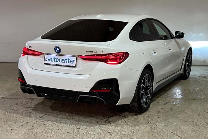 Hvid BMW i4 fra 2025