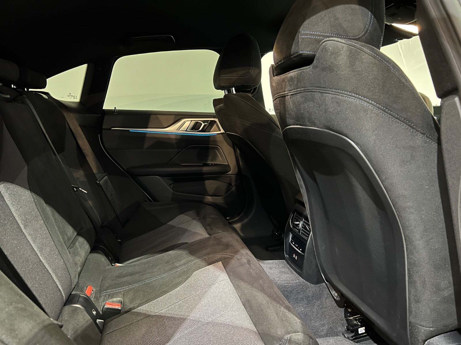 Hvid BMW i4 fra 2025