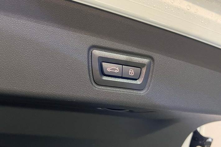 Hvid BMW i4 fra 2025