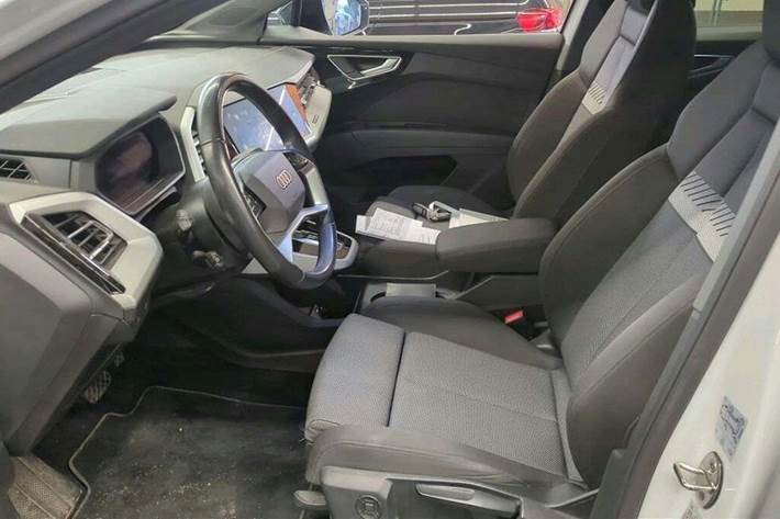 Hvid Audi Q4 e-tron fra 2023