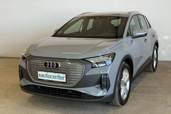 Grå Audi Q4 e-tron fra 2023