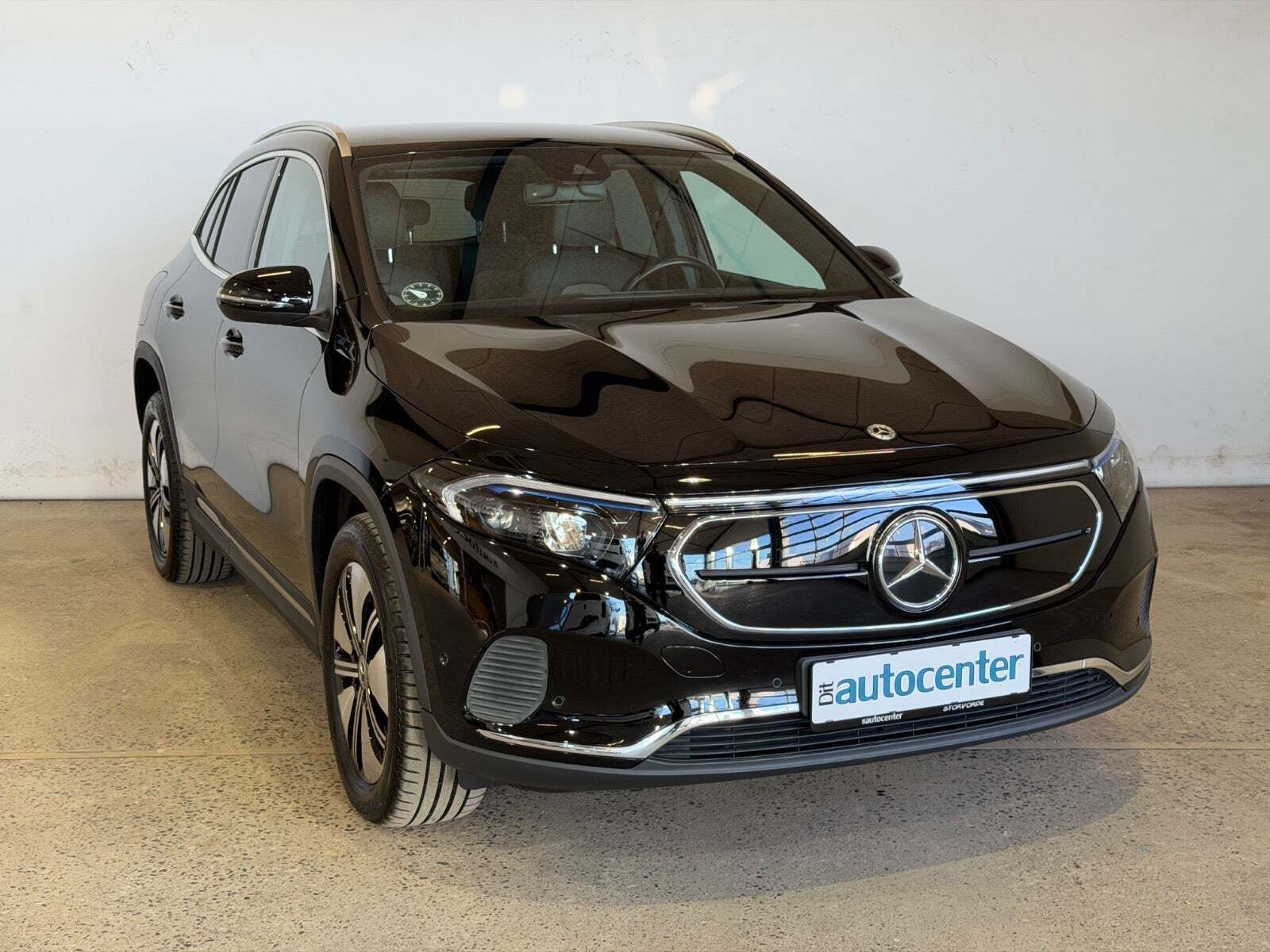 Mercedes EQA250 Electric Art