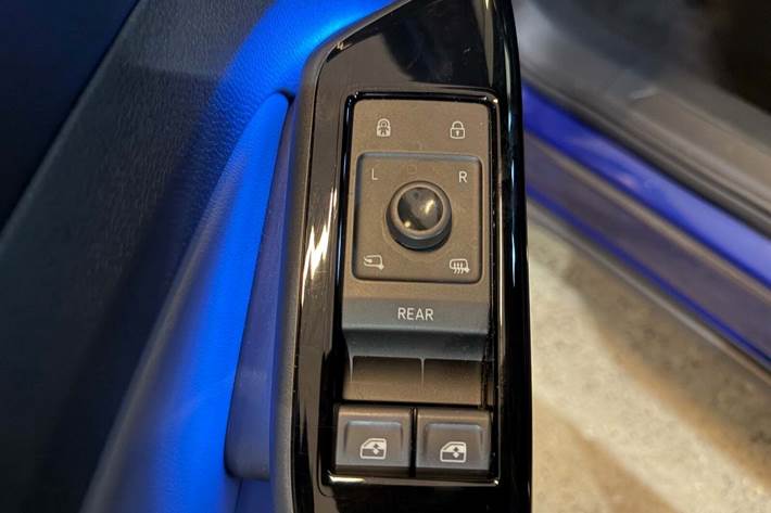 Blå VW ID.4 fra 2023