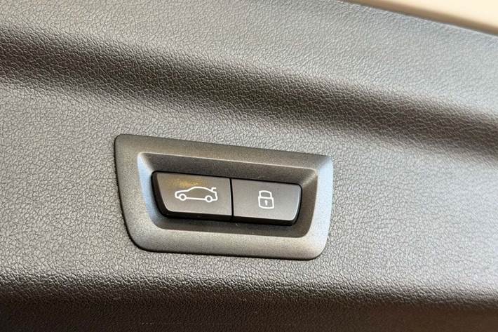 Hvid BMW iX1 fra 2024