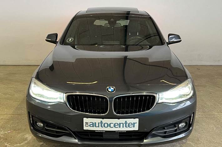 Grå BMW 320d fra 2018