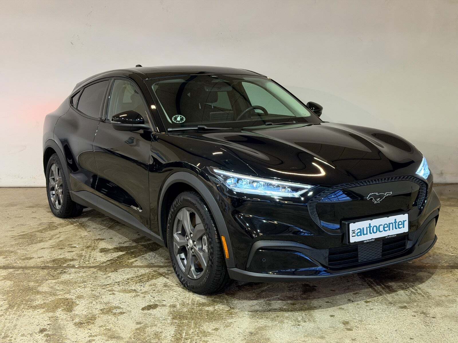 Ford Mustang Mach-E 68 Standard Range