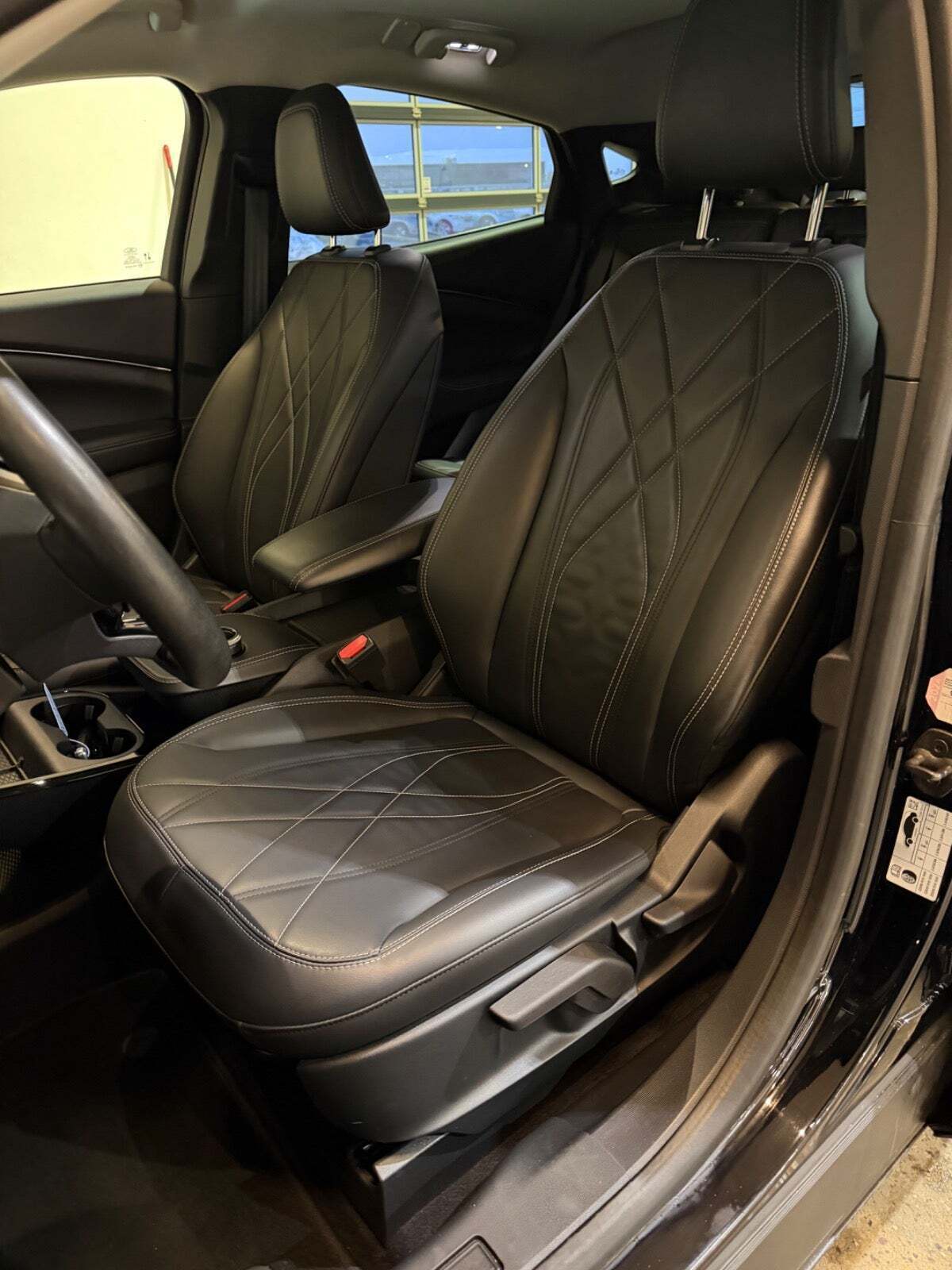 Sort Ford Mustang Mach-E fra 2021