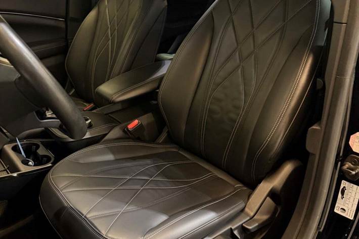 Sort Ford Mustang Mach-E fra 2021