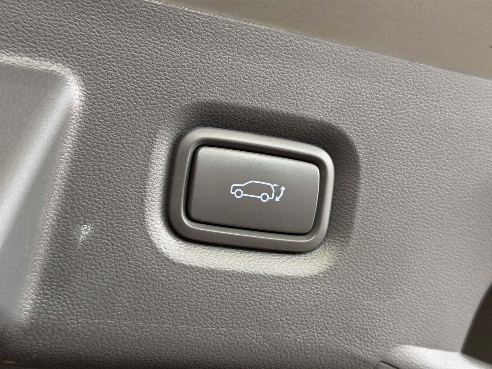 Grå Hyundai Ioniq 5 fra 2023