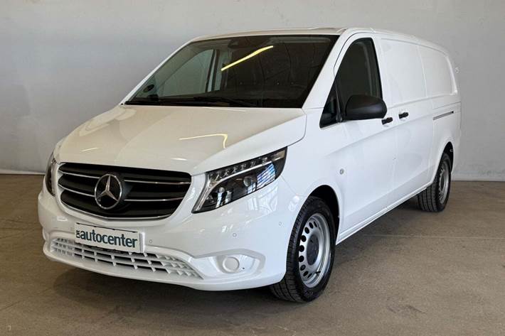 Hvid Mercedes Vito 114 fra 2023