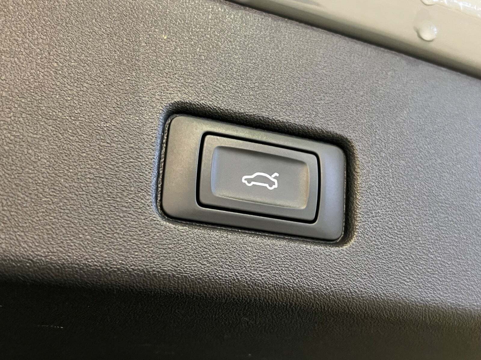 Grå Audi Q4 e-tron fra 2022