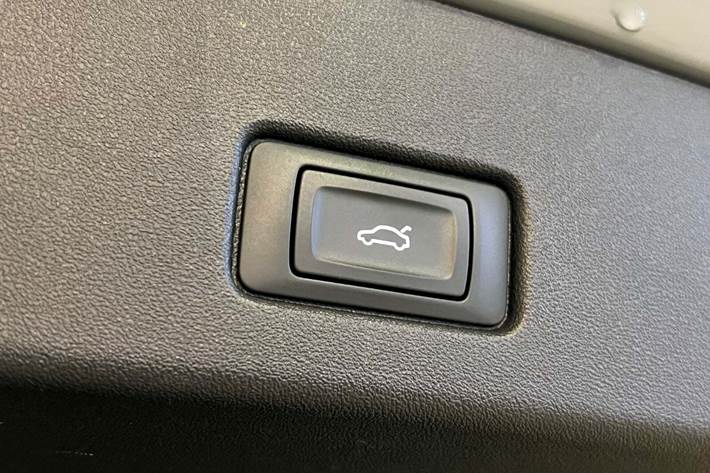 Grå Audi Q4 e-tron fra 2022