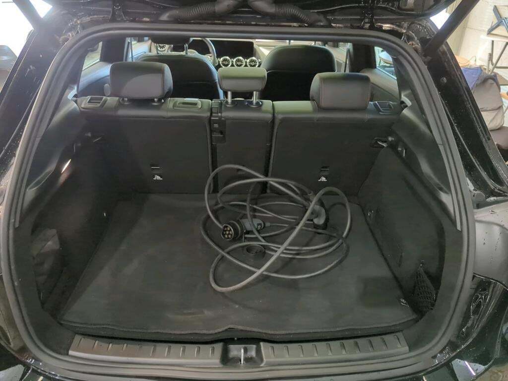 Sort Mercedes EQA250 fra 2023