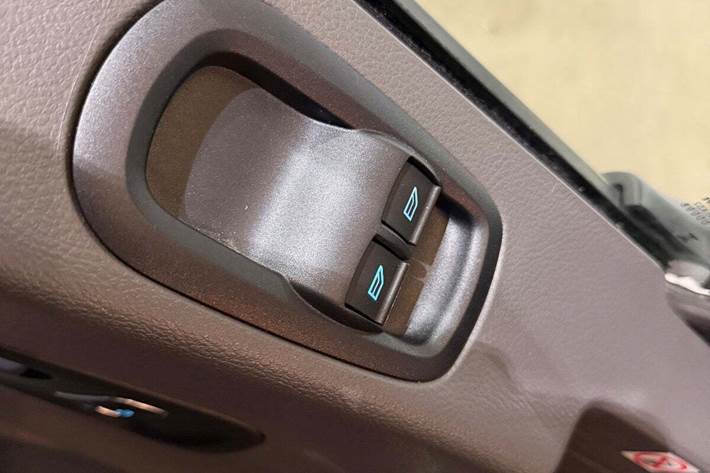 Sort Ford E-Transit 350 L3 Chassis fra 2025