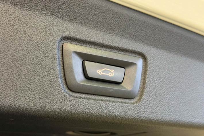 Hvid BMW i4 fra 2023